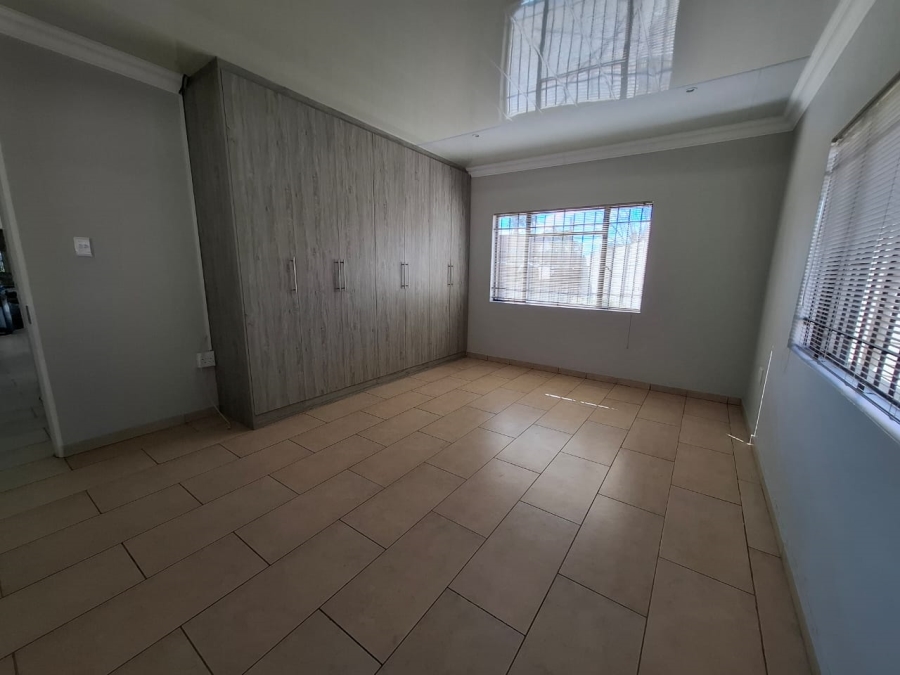 4 Bedroom Property for Sale in Park West Free State